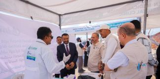 وزارة الصحة تدشن المرحلة الثالثة عشرة للعيادات المتنقلة في مخيم السلام بعدن