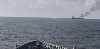 هيئة بحرية بريطانية: تضرر سفينة شحن قرب السواحل الإيرانية بعد هجوم مسلح