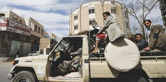 مصرع شخصين وإصابة آخرين بحادث دهس وتصادم لطقم عسكري في البيضاء