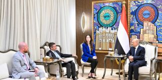 العليمي يدعو لتعزيز الضغط على إيران ويشدد على إنهاء تهديد المليشيات في المنطقة