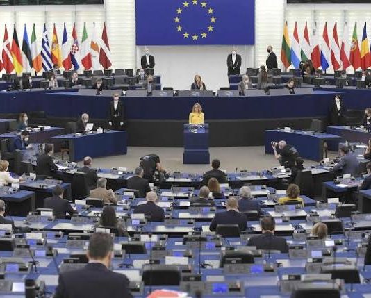 قرار أوروبي يعزز مبادرة دولية لحظر الاستغلال السياسي للأديان