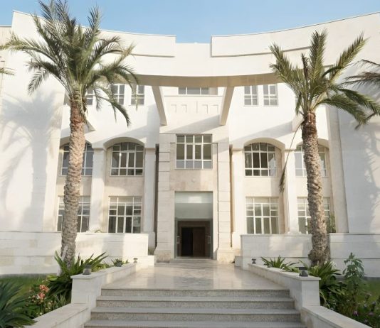 الخارجية اليمنية تدين الهجمات الإيرانية على الكويت والاعتداءات الإسرائيلية على لبنان