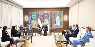 العليمي يدعو للانتقال من الإغاثة الطارئة إلى التعافي المستدام ويؤكد دعم عمل المنظمات الأممية