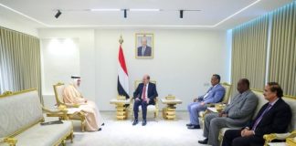 الزنداني يتسلم أوراق اعتماد السفير الكويتي ويؤكد تضامن اليمن مع الكويت