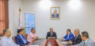 وزير النقل يناقش مع الخطوط اليمنية أزمة وقود الطائرات