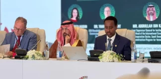 البرنامج السعودي يعرض تجربته التنموية في اليمن خلال اجتماعات “البنك الإسلامي للتنمية” في باكو