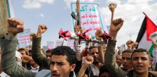 تقرير حقوقي يوثق آلاف الانتهاكات في سجون الحوثيين بينها مئات حالات التعذيب المفضي إلى الوفاة