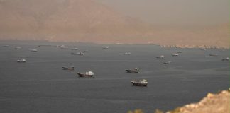 سلطنة عمان تعلن ممراً بحرياً مؤقتاً لعبور السفن عبر مضيق هرمز
