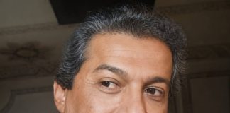 العليمي يعزّي بوفاة الأديب والصحفي محمود الحاج ويشيد بإرثه الثقافي والإعلامي