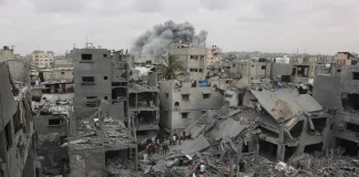 غارات إسرائيليةعلى مخيمات النازحين في غزة.. ومواقف دولية تندد بتعطيل الاحتلال لخارطة الطريق