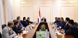 رئيس مجلس القيادة: الإعلام الوطني يخوض معركة الوعي ويكسر السرديات الحوثية المضللة