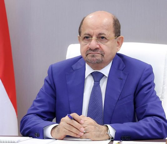 رئيس الوزراء والسفيرة البريطانية يبحثان مستجدات التصعيد الحوثي وتعزيز التعاون الثنائي