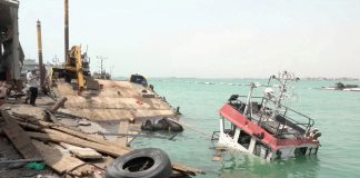 ميناء المخا… حين تصبح المنشآت الخدمية هدفا للحوثيين