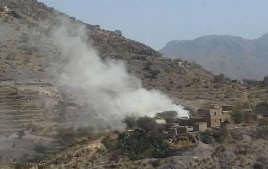 قصف حوثي بالهاون يلحق أضراراً بمنزل وسيارة مواطن في الضالع