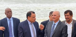 السقطري والشرجبي يدشنان مشاريع استراتيجية لتعزيز الثروة السمكية وخدمات المياه في المهرة