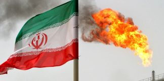 طهران تتعهد بالرد على “الخنق الاقتصادي” الأمريكي