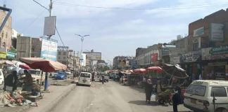 الحوثيون يختطفون 12 من مالكي البسطات في إب بعد رفضهم دفع جبايات جديدة