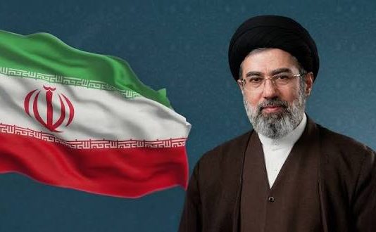 خامنئي يدعو لدول الخليج للوحدة ضد “العدو المشترك” وسط توترات أمنية محتدمة