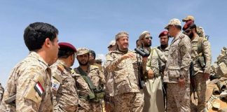 عثمان مجلي يتفقد الخطوط الأمامية للفرقة الرابعة طوارئ في كتاف والبقع بصعدة