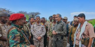 الصبيحي يتفقد جبهتي باب المندب وطور الباحة ويشدد على رفع الجاهزية