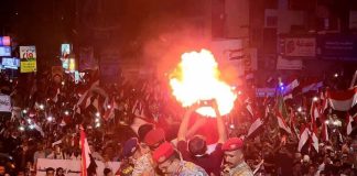 تعز تحيي الذكرى الـ64 لثورة 26 سبتمبر بإيقاد الشعلة وتجديد العهد بالجمهورية