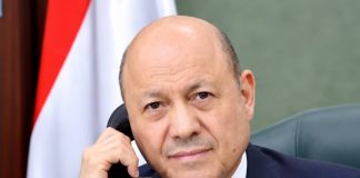 العليمي يشدد على تعزيز الجاهزية العسكرية ومضاعفة الاستجابة الإنسانية في مواجهة التصعيد الحوثي