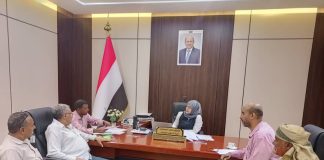 وفد من الوازعية يناقش مع وزيرة الشؤون القانونية الأوضاع الحقوقية والإنسانية للنازحين