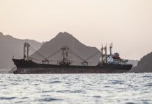 تهديد الحوثيين يغيّر حركة النفط عبر مضيق باب المندب.. ماذا تكشف الأرقام؟