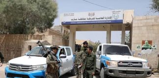 شرطة مأرب تعلن ملاحقة متهمين بالاعتداء على خطوط نقل الكهرباء