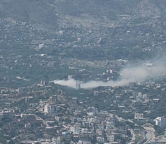 معارك عنيفة في جبهات تعز وغارات جوية تستهدف مواقع وتعزيزات للحوثيين