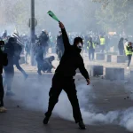 احتجاجات غلاء المعيشة في فرنسا تتصاعد إلى أعمال شغب واعتقال نحو 400 شخص
