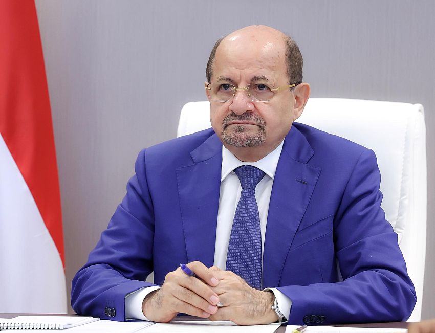 رئيس الوزراء يدين وفاة موظف أممي في سجون مليشيات الحوثي ويطالب بمحاسبة المسؤولين