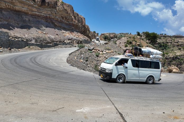 202610mena_yemen_taizz_road