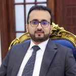 وزير الخدمة المدنية يتعهد بمعالجة مستحقات الموظفين النازحين واستكمال صرف المرتبات المتأخرة