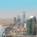 السعودية تتهم إيران بتشجيع تصعيد الحوثيين وتحذر من تعثر المسار الدبلوماسي