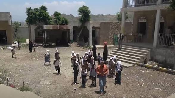 انتهاكات متواصلة للتعليم في تعز.. الحوثيون يحولون 21 مدرسة إلى مراكز قيادة وسيطرة
