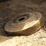 مقتل مواطن بانفجار لغم حوثي في البيضاء والسيول تجرف ألغاماً إلى شبوة